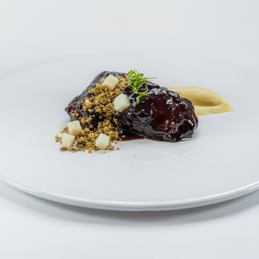 Emplatado de carrillera de cerdo ibérico | The Good Chef